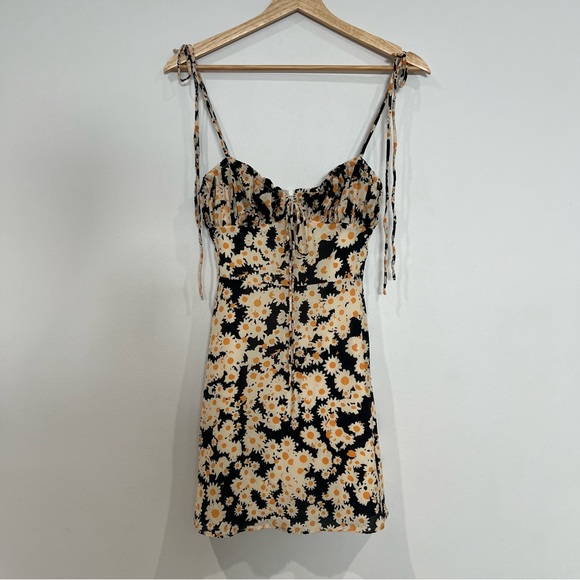 Realisation Par the Devon Mini Dress in Flower Party - Picture 2 of 6